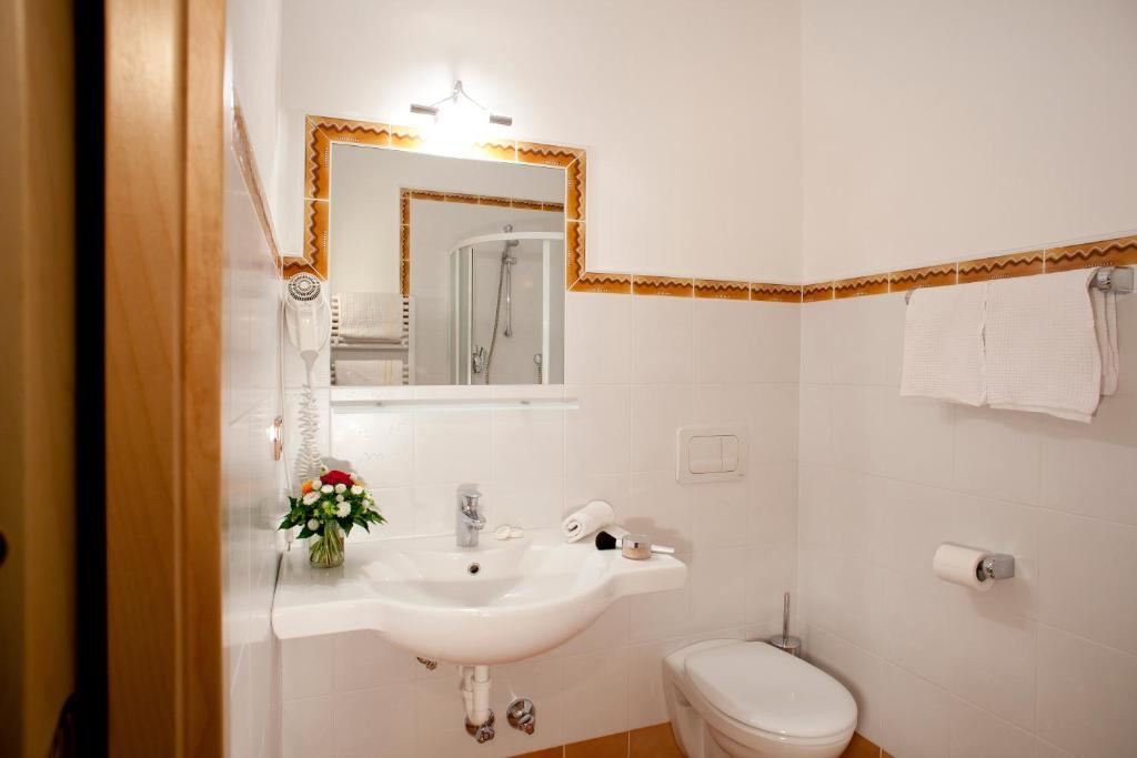 Hotel-Garni Appartement Gartenheim Schenna Phòng bức ảnh